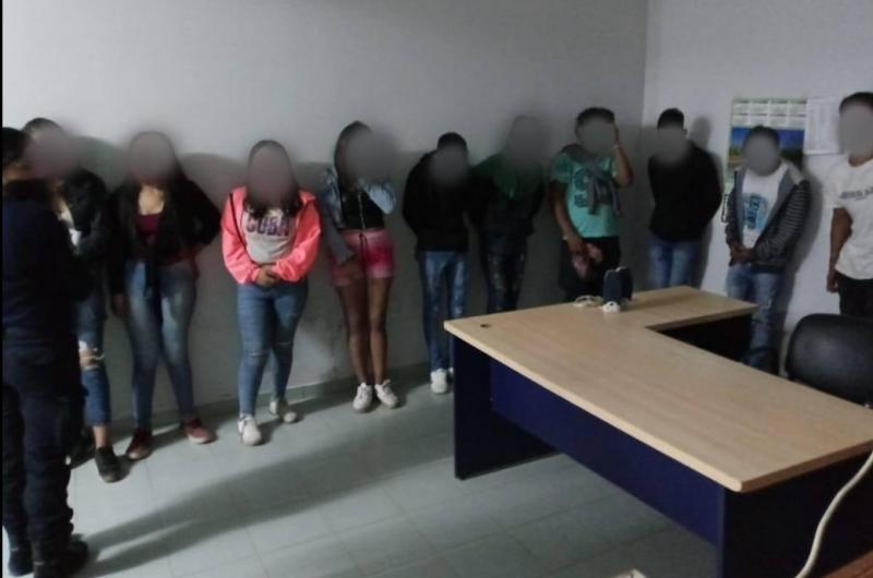 Demoran a 30 personas en una fiesta clandestina en Monterrico