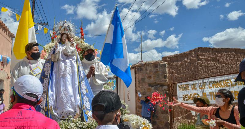 Humahuaca honroacute a la Virgen de la Candelaria 