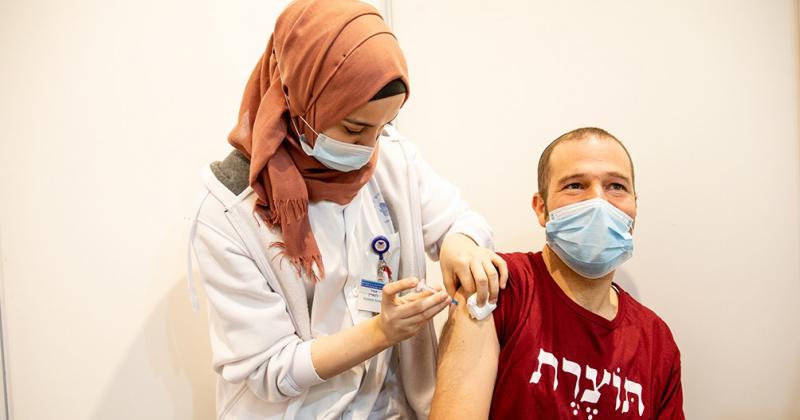 El Reino Unido e Israel continuaban la vacunacioacuten contra el coronavirus 
