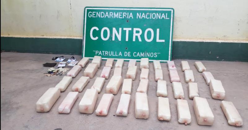 Llevaba 27 kilos de cocaiacutena en el tanque de combustible