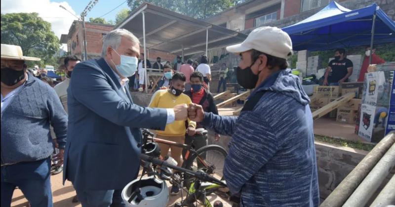 Productores de las Yungas beneficiados con equipamiento 