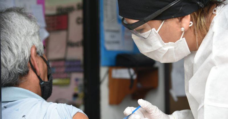 Avanza en Jujuy la campantildea de vacunacioacuten de los grupos de riesgo prioritarios