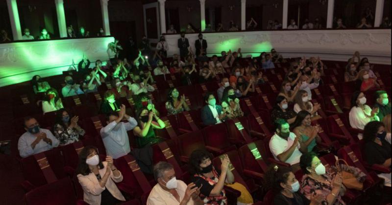 Iniciando festejos por sus 120 antildeos el Teatro Mitre abrioacute la temporada