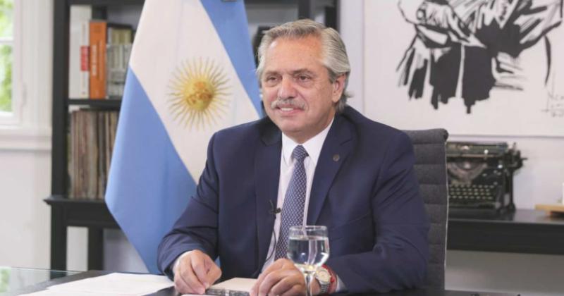 El presidente Alberto Fernaacutendez recibiraacute el alta meacutedica 