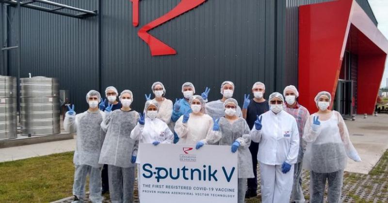 Las vacunas Sputnik producidas en el paiacutes seraacuten para el Estado argentino