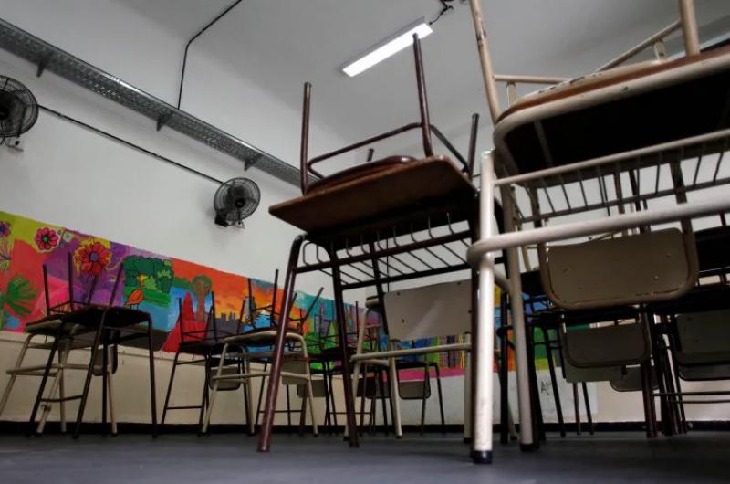 Fernaacutendez defendioacute la suspensioacuten de clases presenciales en el aula