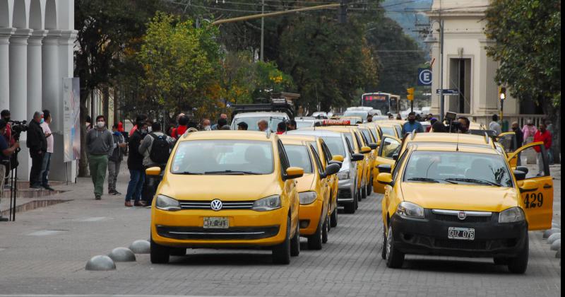 Taxistas preocupados por aumento del GNC piden  un precio diferencial
