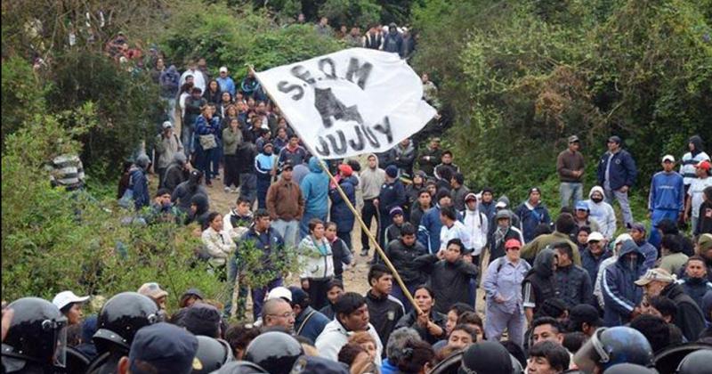 Condenaron a Carlos Santillaacuten y otros dirigentes a cumplir tareas comunitarias