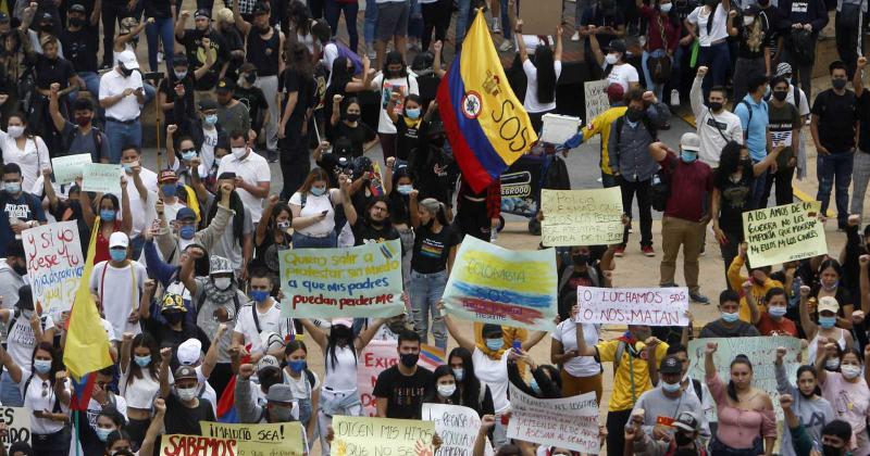 La oposicioacuten condenoacute de manera vigorosa la represioacuten de las protestas