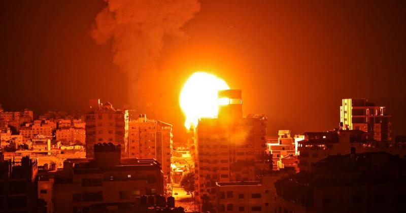 Israel redobla sus ataques en Gaza mientras otros buscan una tregua