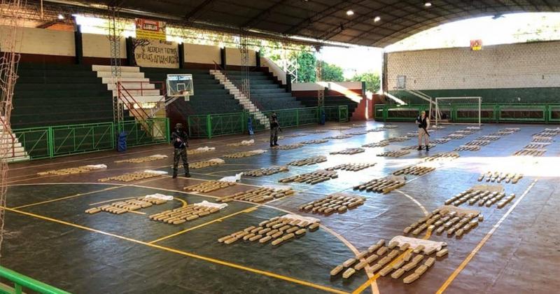 Secuestran casi una tonelada de marihuana