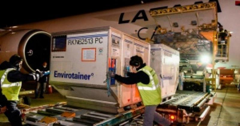 Llegaraacuten maacutes de un milloacuten de vacunas AstraZeneca y Jujuy recibiraacute 9600 doacutesis