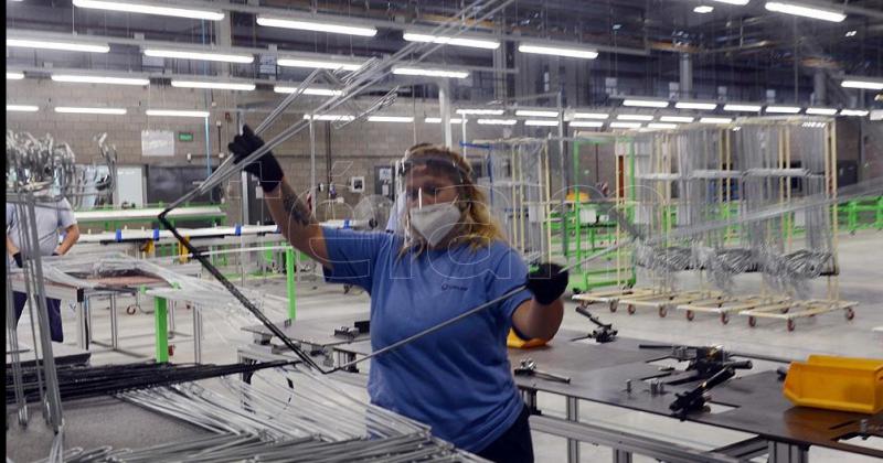 Se extendioacute la suspensioacuten de los despidos hasta el 30 de junio