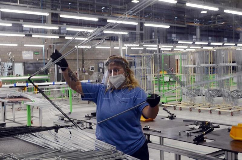 Se extendioacute la suspensioacuten de los despidos hasta el 30 de junio