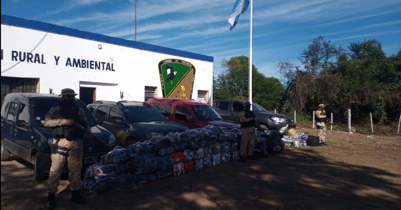 Mercaderiacutea de contrabando fue secuestrada en control vehicular