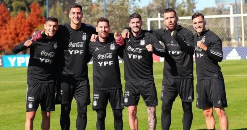 Nuevo entrenamiento del seleccionado con Messi en el equipo ganador