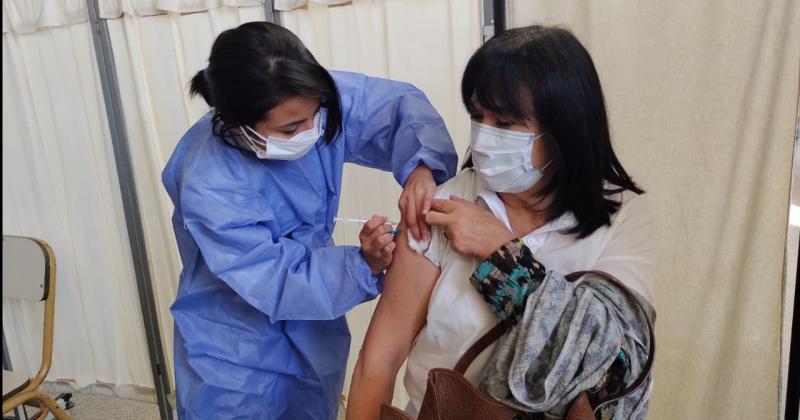 Por demanda espontaacutenea en Jujuy en un solo diacutea se vacunaron 11000 personas