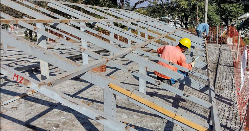 Instalan paneles fotovoltaicos en el Ministerio de Infraestructura