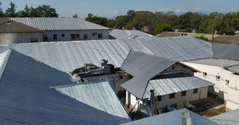 Culminan las obras de las nuevas cubiertas en el Hospital Oscar Oriacuteas