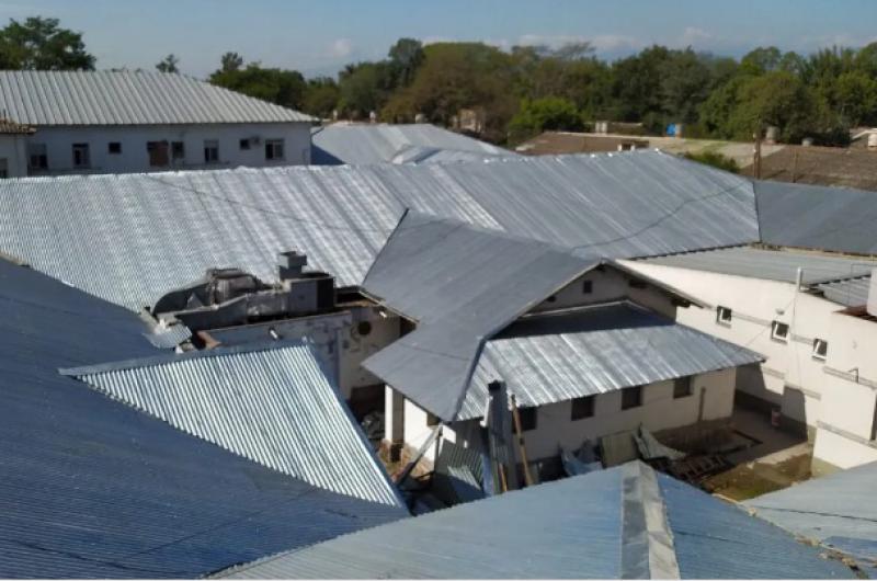 Culminan las obras de las nuevas cubiertas en el Hospital Oscar Oriacuteas