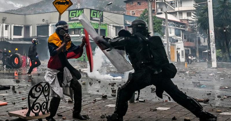 Nueva jornada de protestas en Colombia marcada por abusos