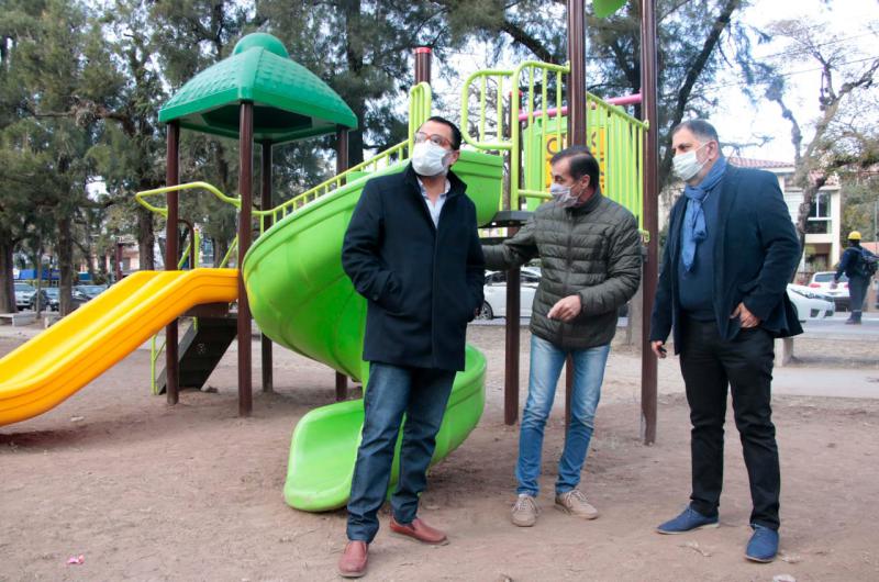 Realizan mejoras en el parque San Martiacuten