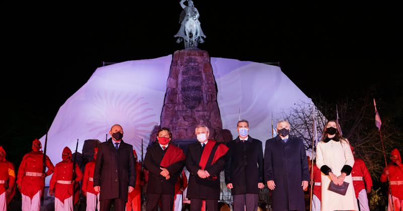 Fernaacutendez participa de los actos en honor a Martiacuten Miguel de Guumlemes