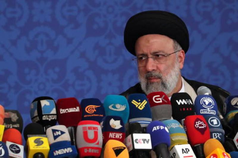 El presidente electo iraniacute Raisi instoacute a EEUU a que vuelva al pacto nuclear