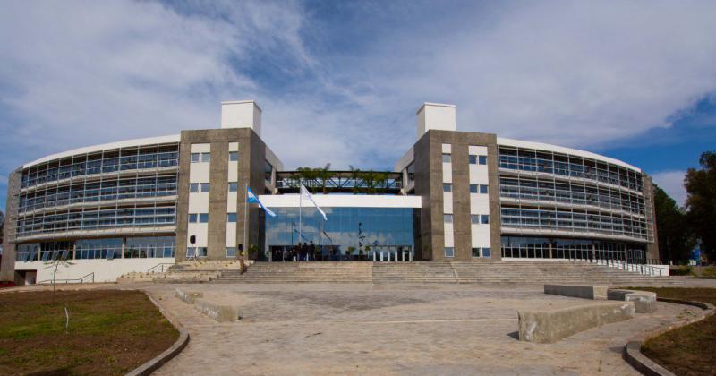 Morales inauguroacute el Complejo Ministerial de Educacioacuten