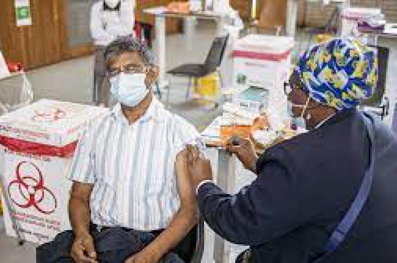 Sudaacutefrica inicia el plan de la OMS para expandir el acceso a vacunas anticovid de nueva generacioacuten