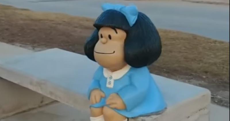 Inauguraron una escultura de Mafalda en barrio Alto Comedero