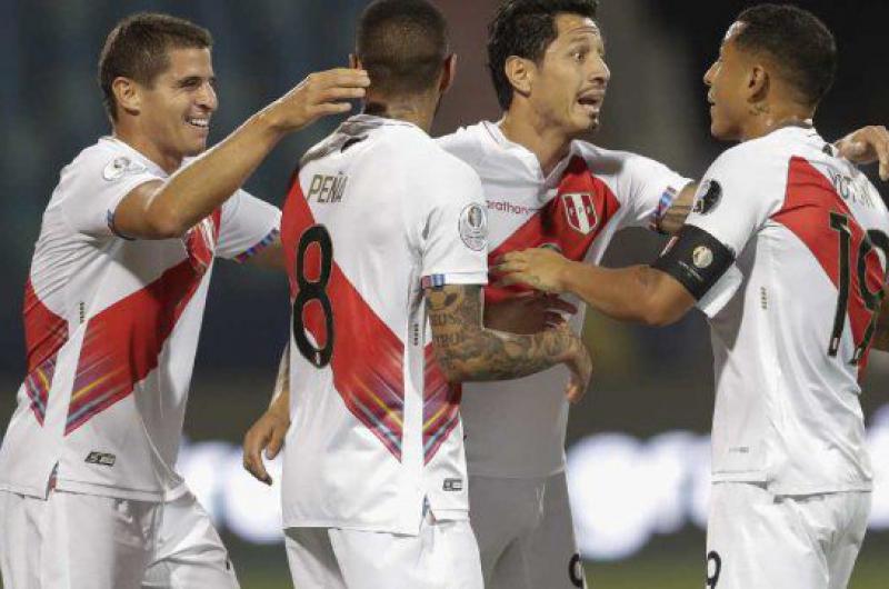 Peruacute avanza a semifinales  luego de batir a Paraguay 