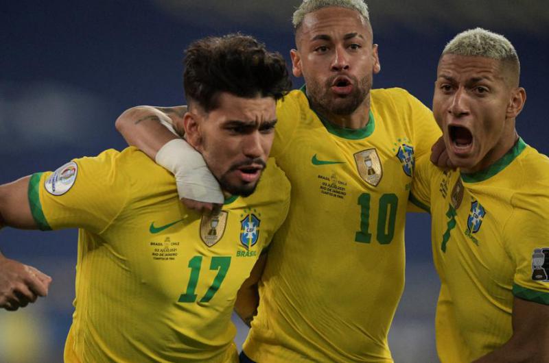 Brasil pasoacute a semifinales de la Copa Ameacuterica al vencer a Chile con esfuerzo
