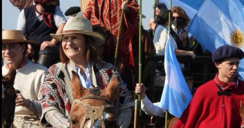 Con apoyo opositor el agro se manifestoacute en San Nicolaacutes