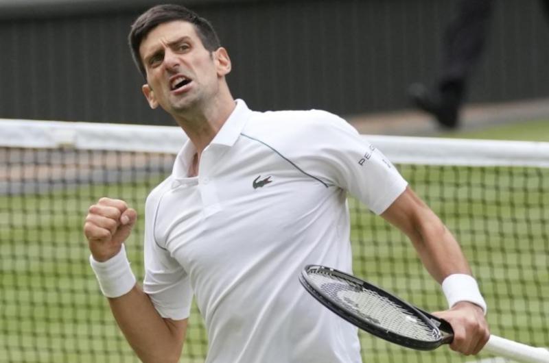 Djokovic pasoacute a la final  y buscaraacute su Grand Slam nuacutemero 20 ante Berrettini
