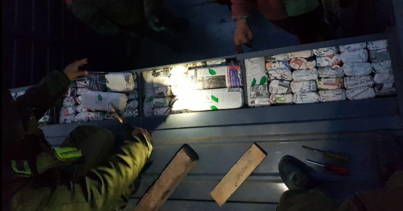 Incautan maacutes de 440 kilos de hojas de coca