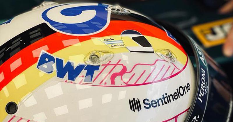 Vettel lucioacute un casco alusivo a Reutemann