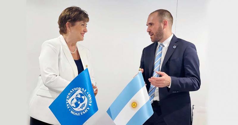 Argentina negocia un acuerdo con el FMI a 10 antildeos de plazo