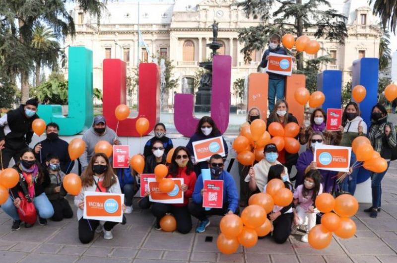 Jujuy tambieacuten se movilizoacute por vacunas para menores