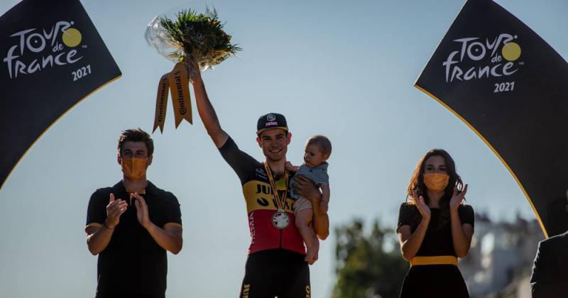 Tadej Pogacar es el bicampeon del Tour de Francia