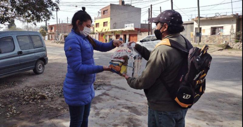 Entregan moacutedulos  alimentarios a personas con discapacidad