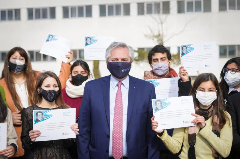 El Presidente llamoacute a defender la universidad puacuteblica frente a los que creen que no es necesaria