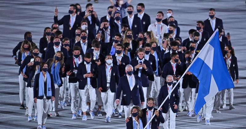 Argentina se hizo sentir durante el desfile saltando y cantando todos juntos