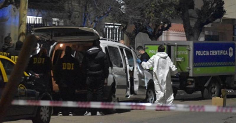 Hallan una nota con un mensaje mafioso junto al cuerpo del policiacutea asesinado