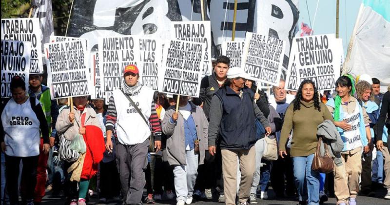 En una deacutecada crecioacute en 800 mil personas la cantidad de desocupados en la Argentina
