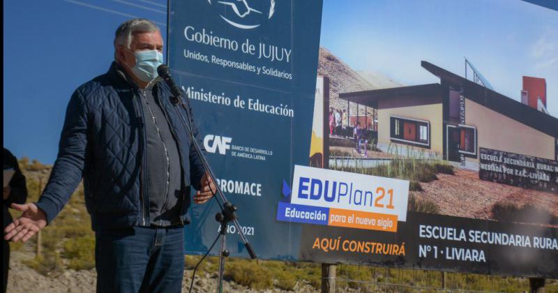 Firmaron acta de inicio de construccioacuten de la Escuela Secundaria Rural Nordm 1 en Liviara