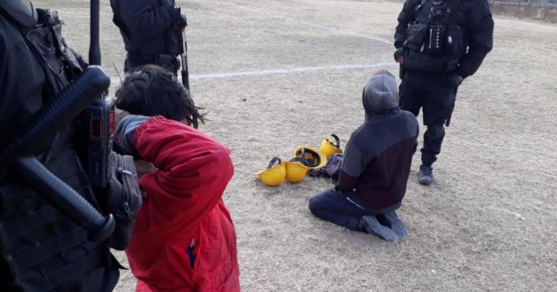 Dos hombres fueron demorados con elementos de dudosa procedencia 