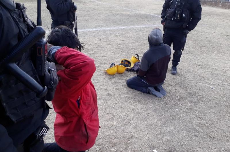 Dos hombres fueron demorados con elementos de dudosa procedencia 