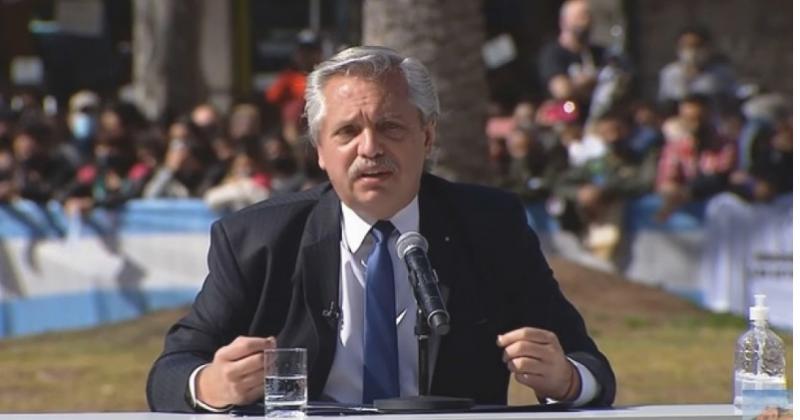 Alberto Fernaacutendez se inclinoacute por la vuelta de los proacuteceres a los billetes