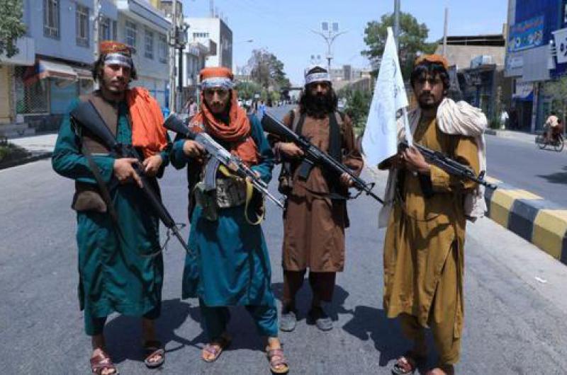 Talibanes buscan a exfuncionarios y excolaboradores de tropas extranjeras